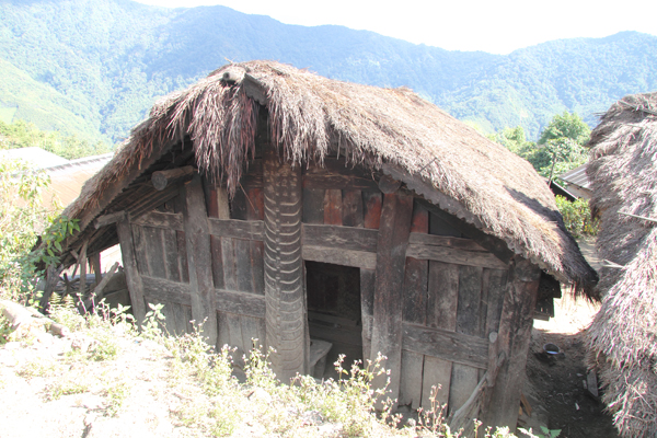 Traditional architecture in Zingsui village.